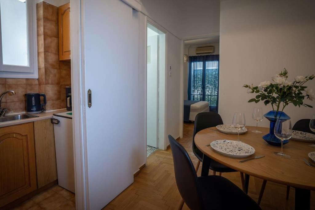 Blue - Downtown Apartment