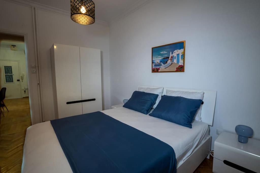 Blue - Downtown Apartment *