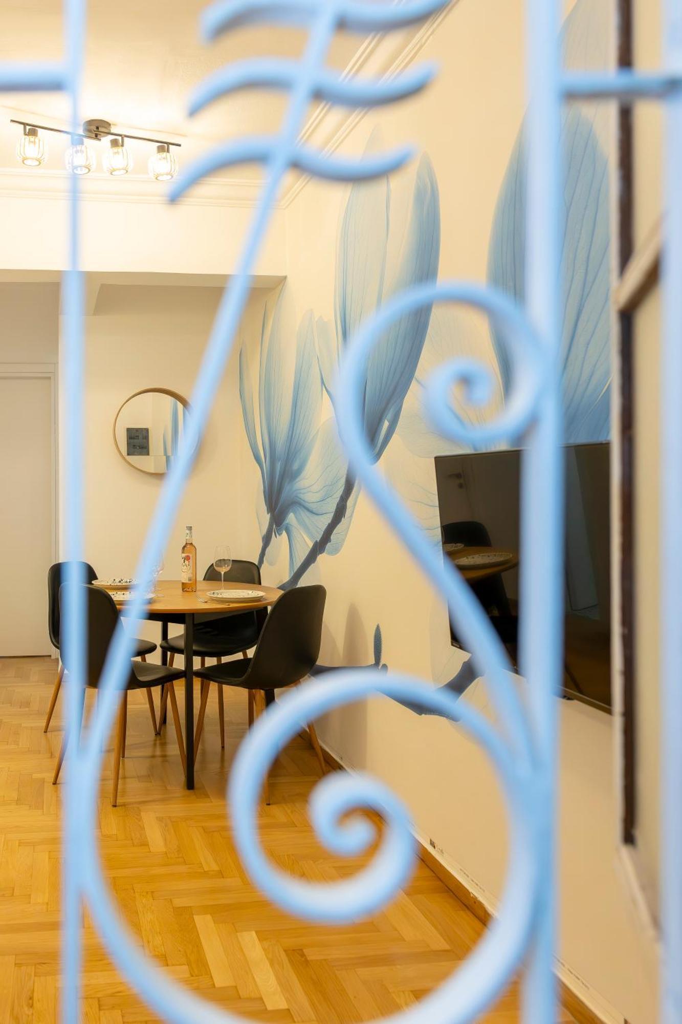 Apartment Blue - Downtown