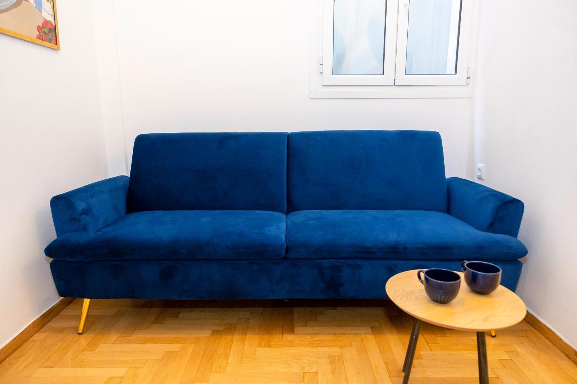 Blue - Downtown Apartment