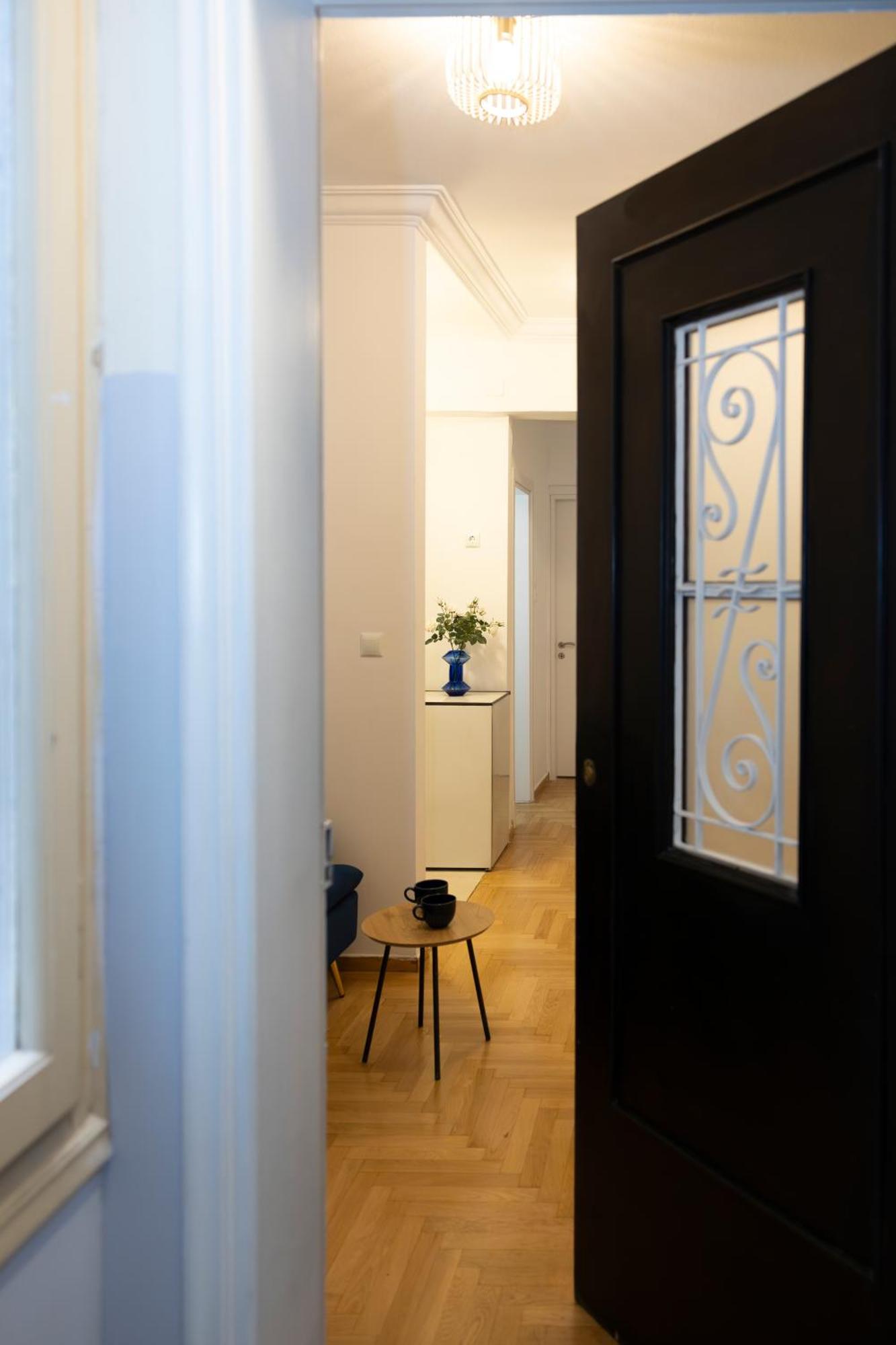 Blue - Downtown Apartment Athens